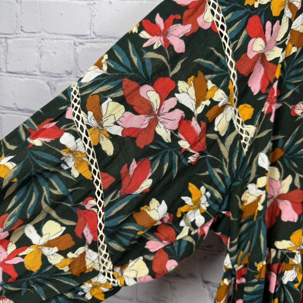 Willow & Root Floral Boho Blouse Size Medium - Picture 3 of 5
